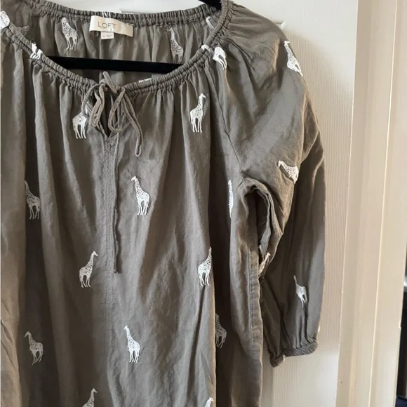 Loft BoHo, top, S, taupe with white giraffes, three-quarter sleeves, N WOT - Picture 5 of 7